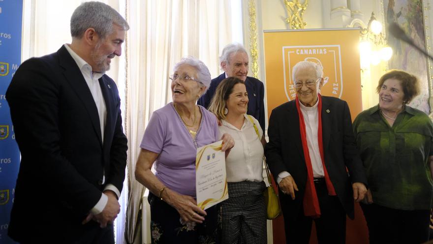 Mensajeros de la Paz rinde homenaje a los mayores en el Gabinete Literario