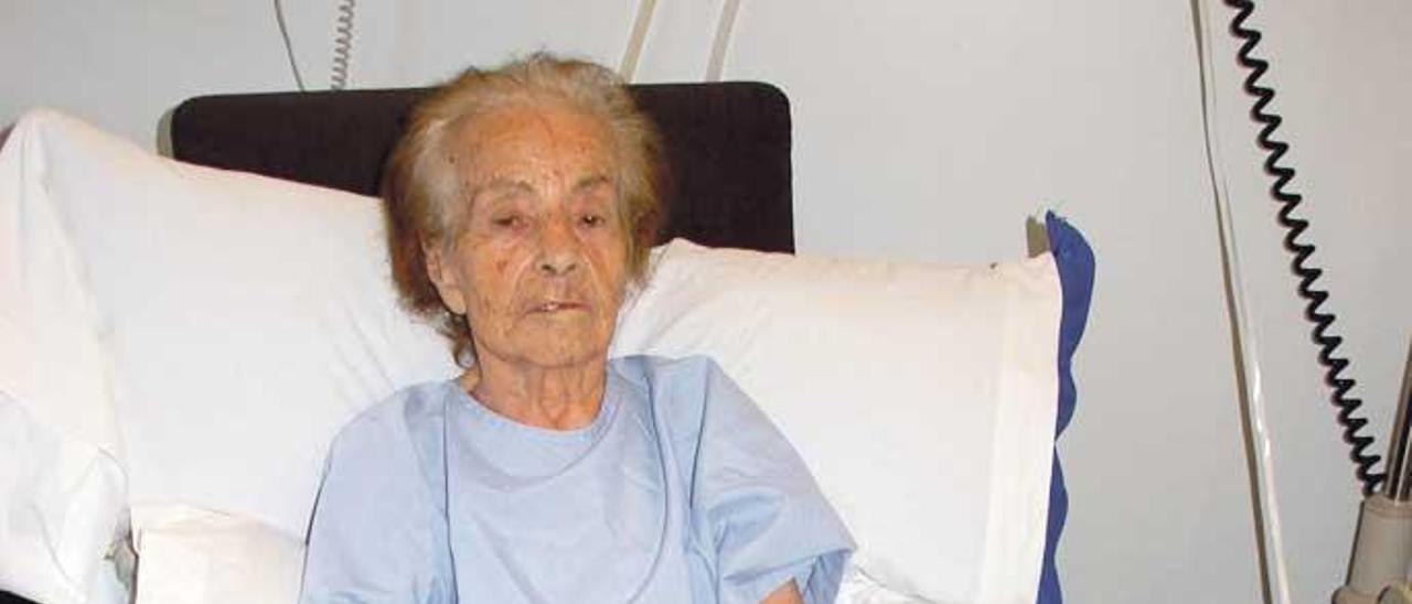 La familia de una anciana de Dénia aislada por una infección evita que la manden a casa