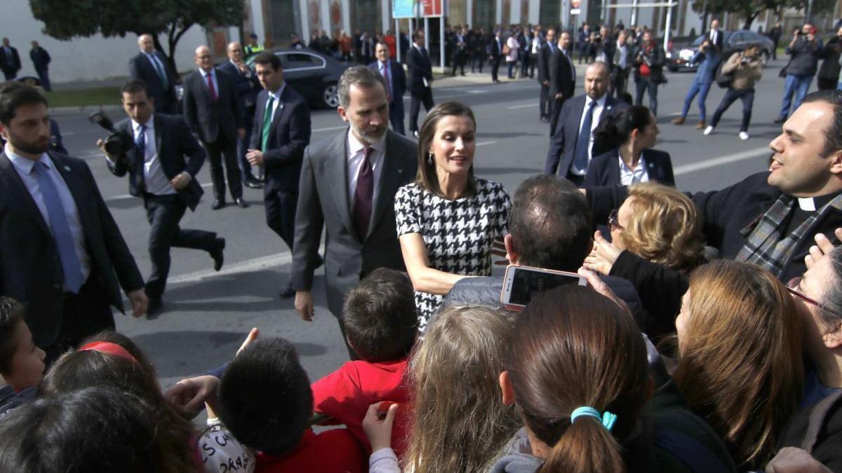 Los reyes Felipe y Letizia visitarán los Patios de Córdoba este lunes