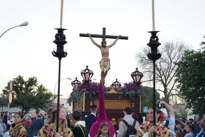 La salida del Cristo de las Lágrimas, en imágenes