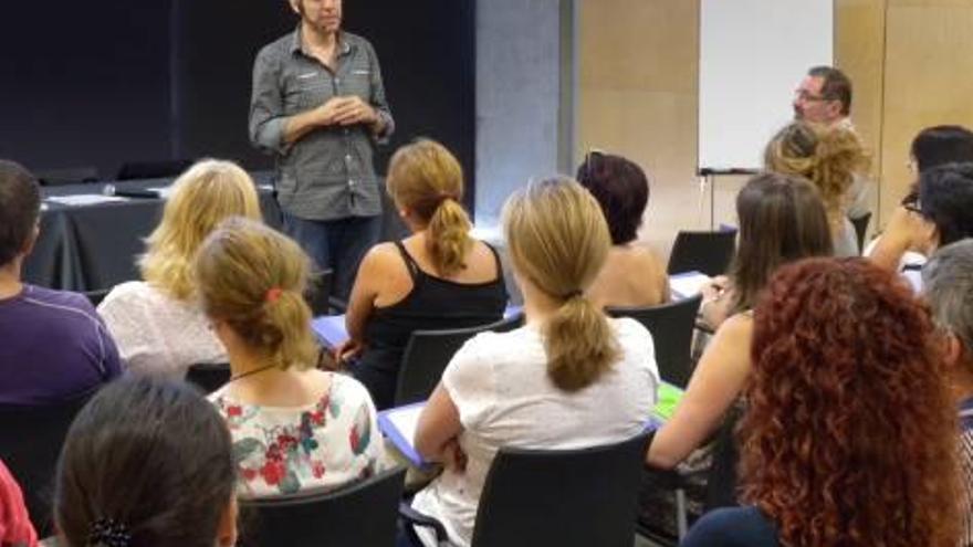 Una sessió de formació a docents impartida per Bimbela.