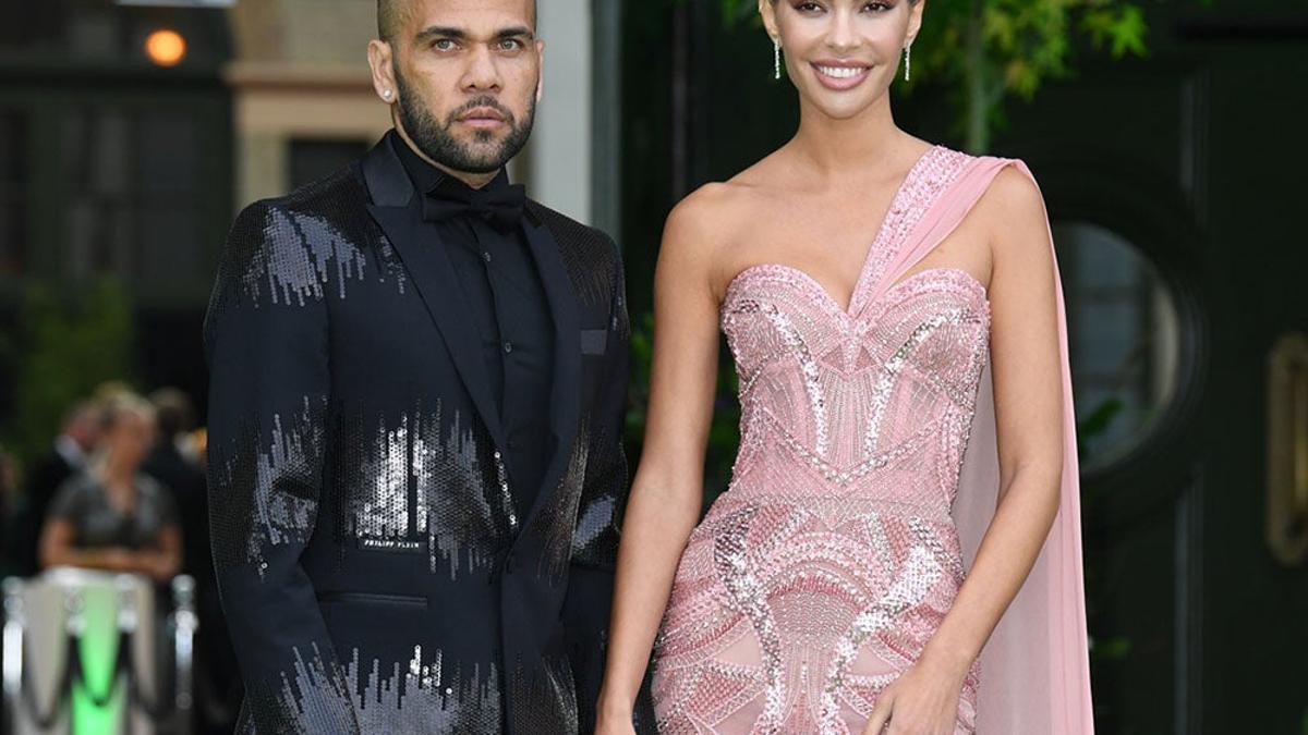 Dani Alves y Joana Sanz