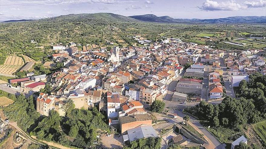 La Jana vive una intensa primavera entre cerezos