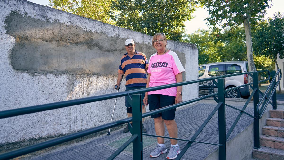 En la calle Fuerteventura. Los vecinos de Las 300, satisfechos con las obras realizadas por el ayuntamiento.