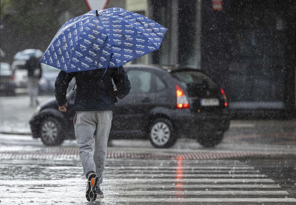 La Aemet activa alertas ante la previsión de fuertes lluvias y tormentas en tres comunidades