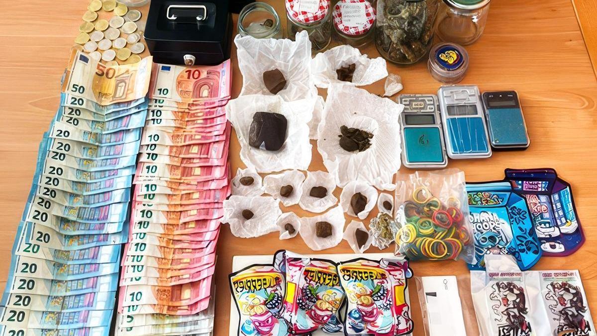 Drogas y dinero incautados durante el operativo