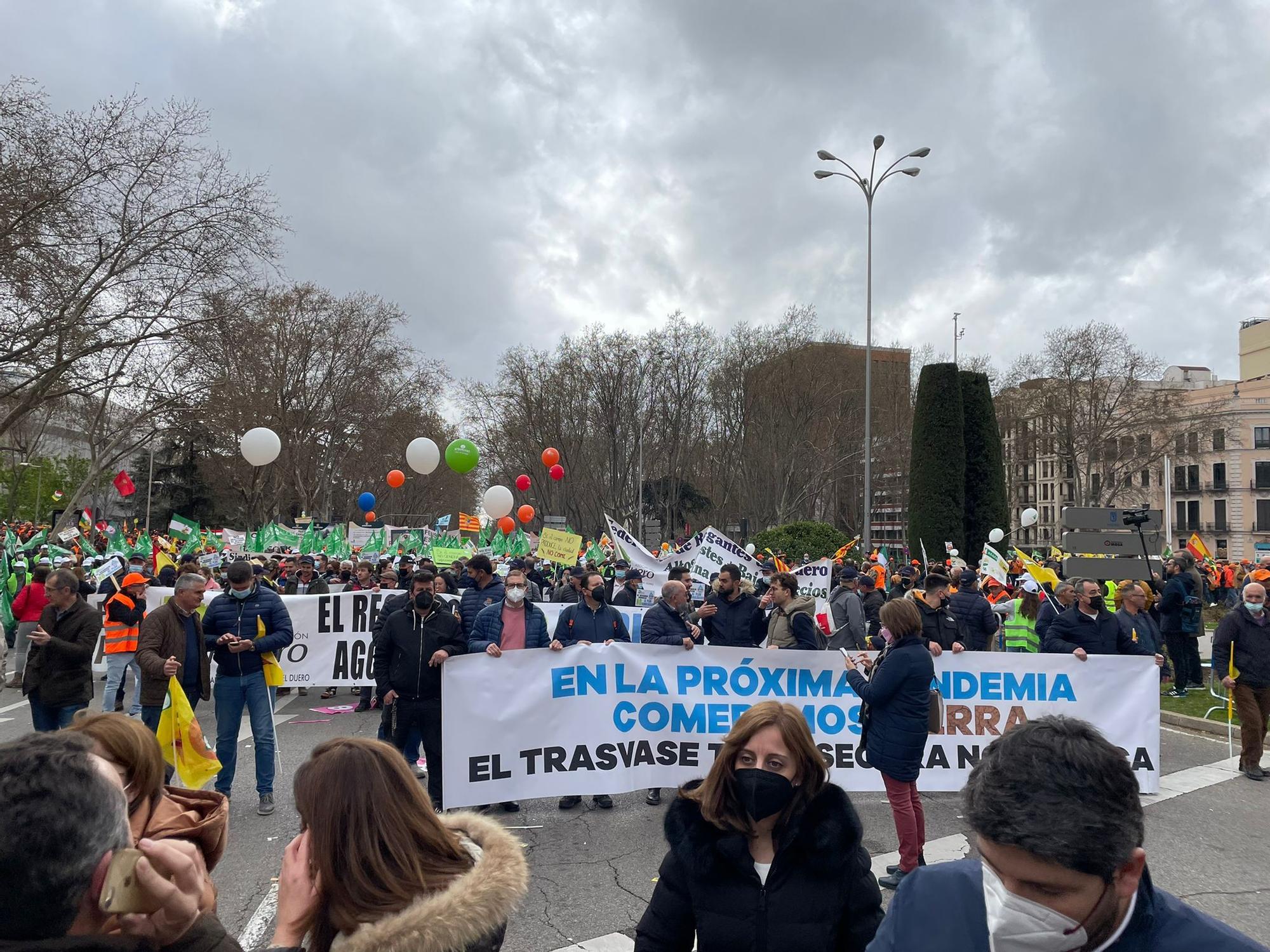 Arranca la manifestación en defensa del campo en Madrid con miles de agricultores y regantes de la provincia