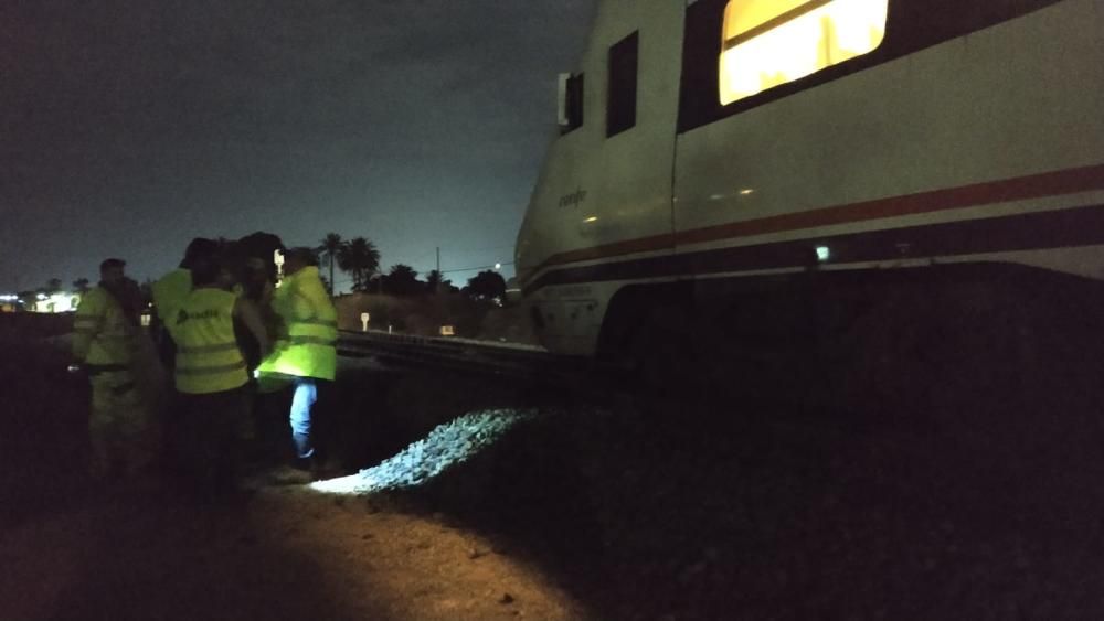 Un tren averiado en Torrellano interrumpe la circulación entre Cartagena y Valencia