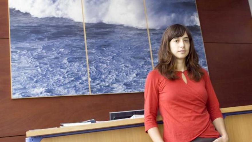 Laura Alonso Sáez, en el centro gijonés del Instituto Español de Oceanografía.