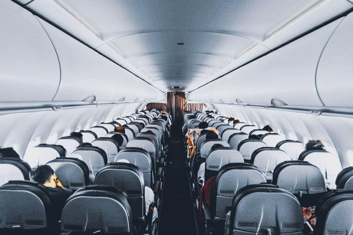 Lo que en otros casos puede parecer un simple extra, para los padres se convierte a menudo en una cuestión de organización, comodidad y seguridad durante el vuelo