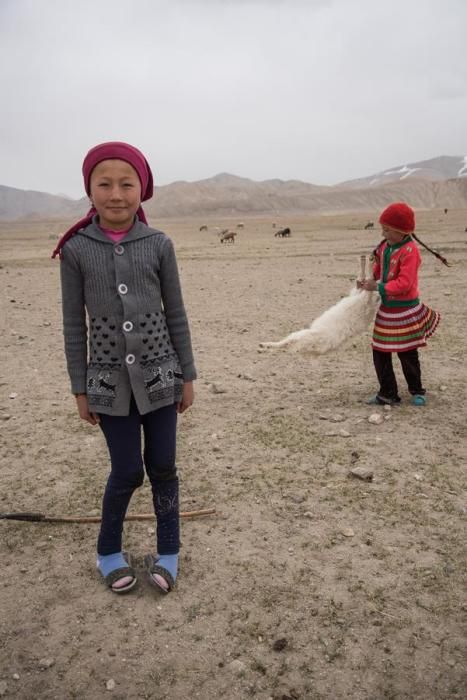 Dues nenes de les famílies nòmades que viuen a l'anomenat corredor de Wakhan, a l'Afganistan, sense aigua corrent ni electricitat.