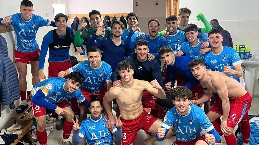 El CD Cuarte gana al Illueca para volver a liderar en solitario tras la derrota del Calamocha ante el Binéfar