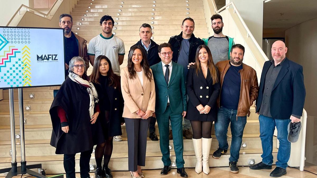 La consejera Carmen Conesa con el director del ICA, Manuel Cebrián, y representantes de la Unión de Actores, este martes en el Villegas.