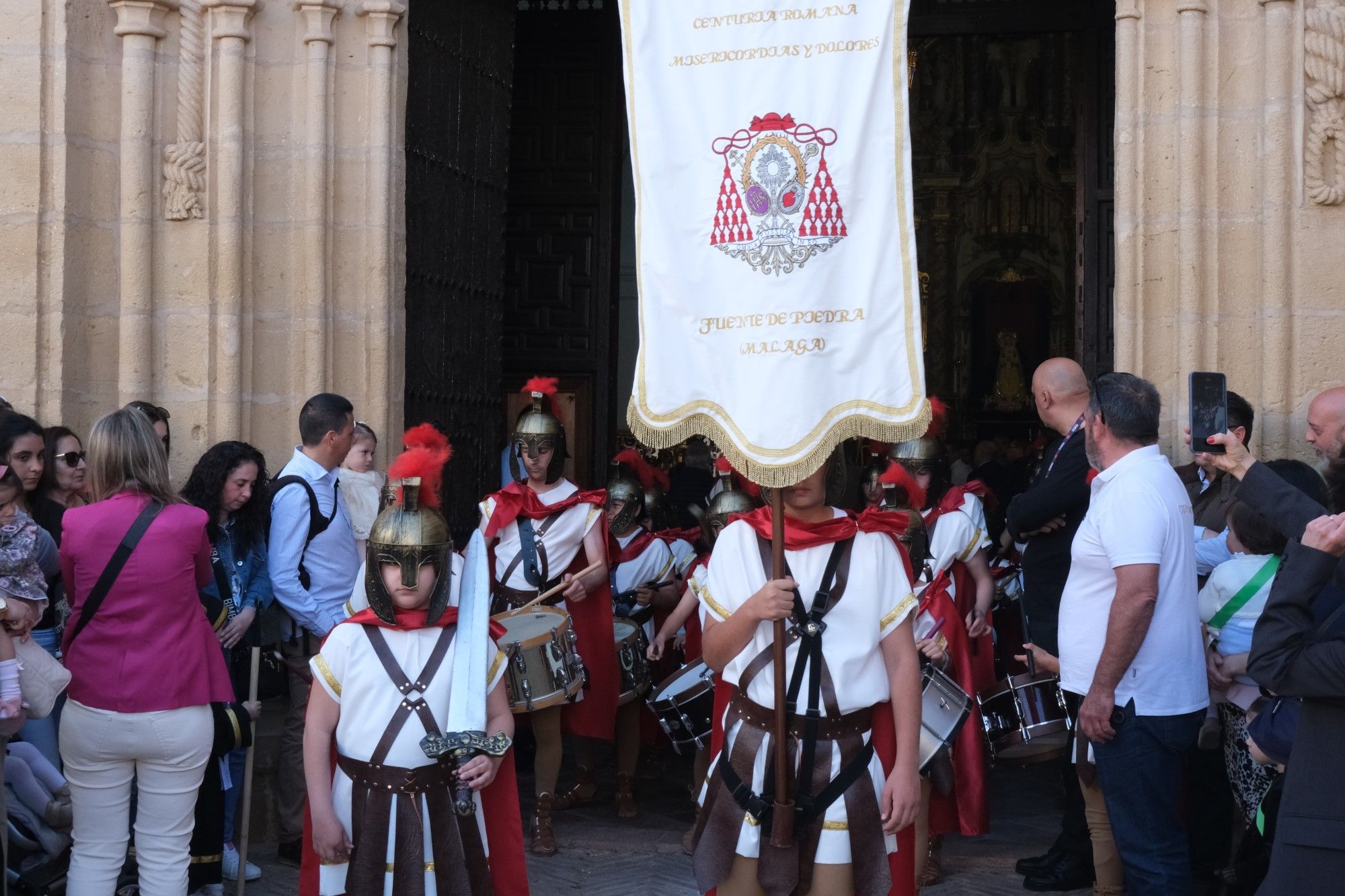 Concentración de tronos chicos en Antequera