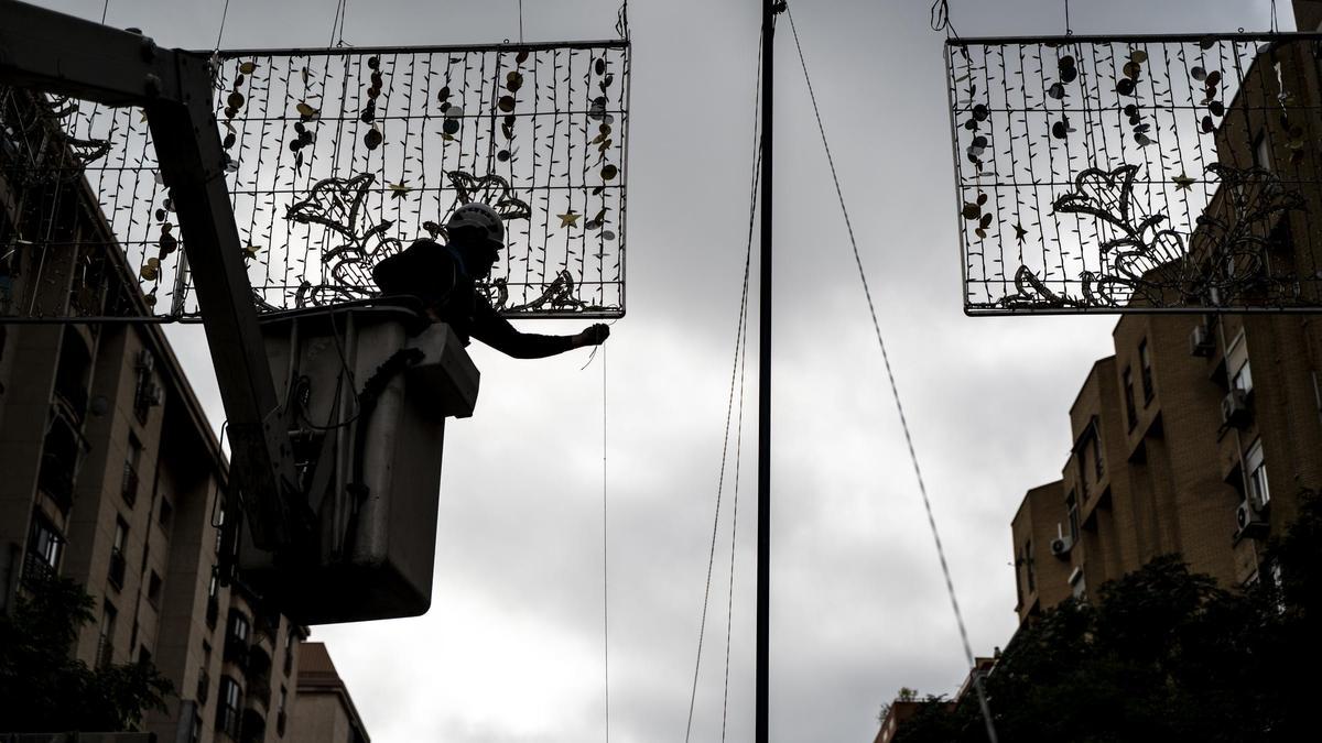 Cáceres se engalana con cientos de miles de puntos de luz por Navidad