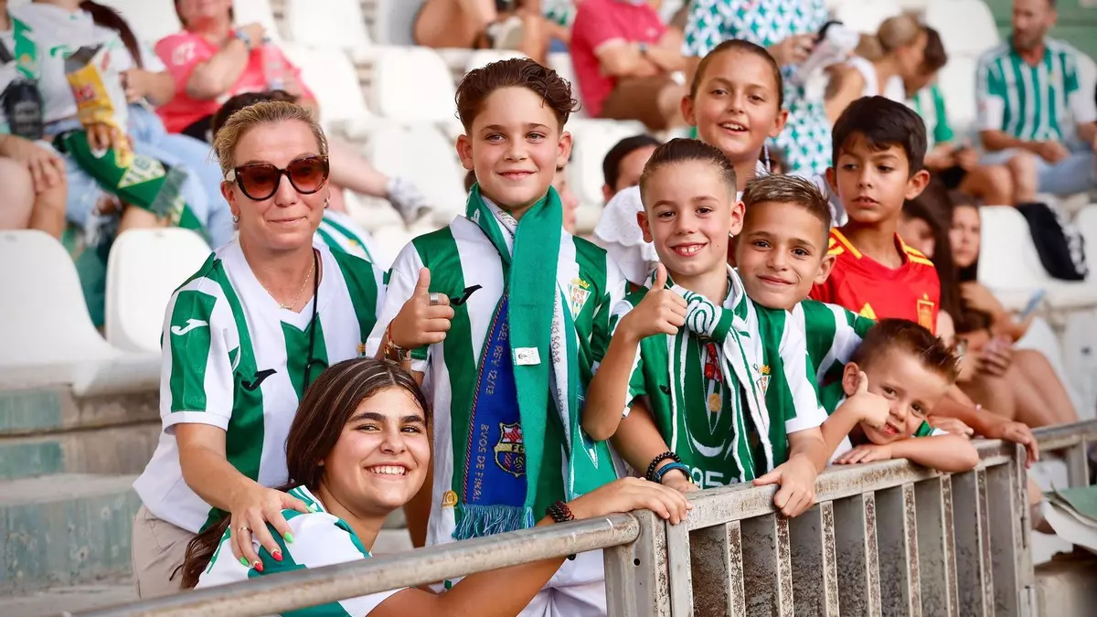 El Córdoba CF cierra la opción 'on line' tras el aluvión de peticiones y encarrila los 17.000 abonados