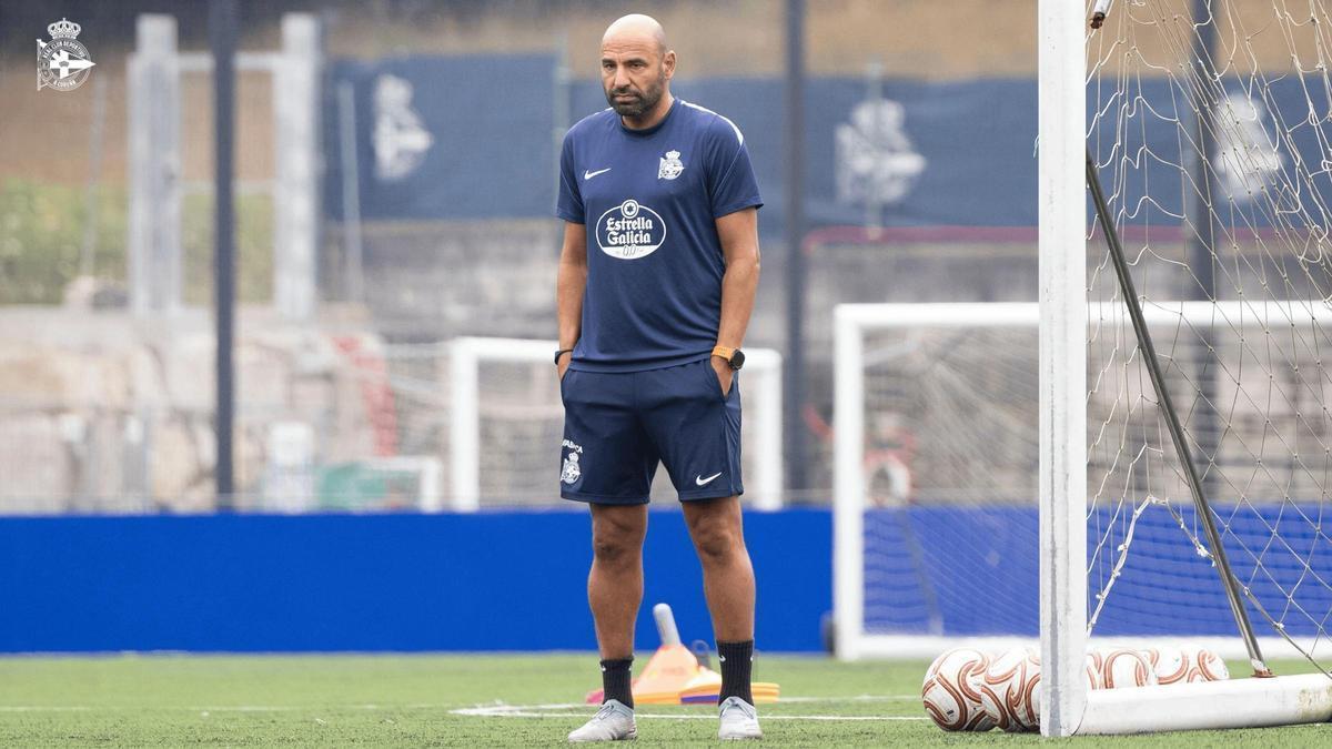 Manuel Pablo, durante un entrenamiento del Fabril en Abbegondo