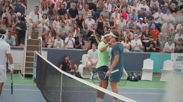 Rafa Nadal vuelve a jugar en una tarde de nostalgia