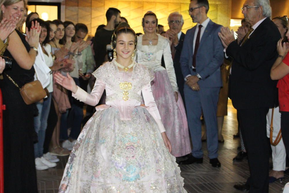 Estreno de las falleras mayores y cortes 2020 en Una Festa per a Tots