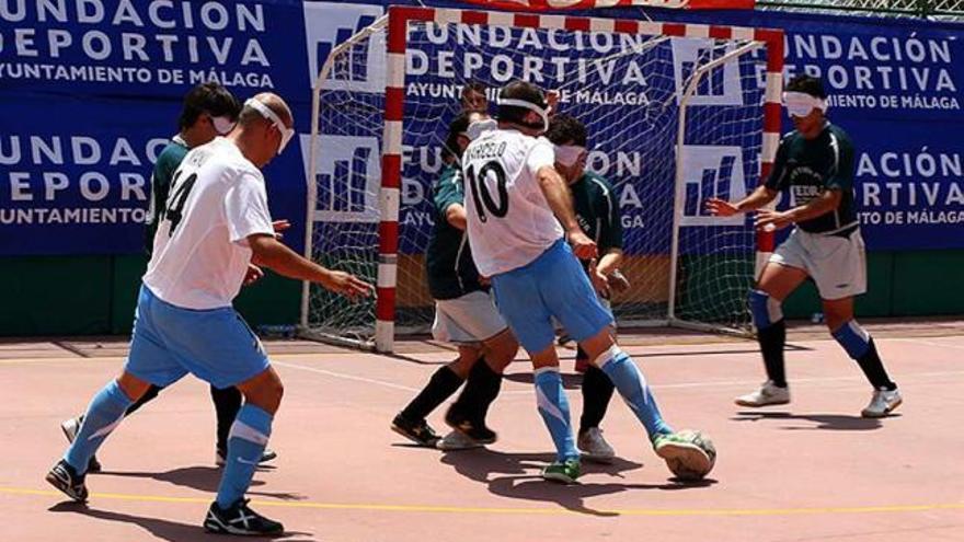 Marcelo golpea a puerta durante la final ante Madrid.