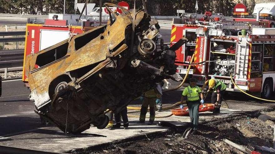 Ocho personas mueren calcinadas tras una colisión en Alicante