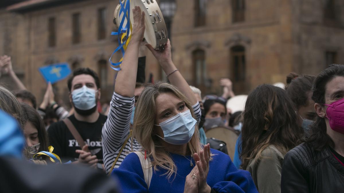 Los partidarios de la cooficialidad del asturiano se manifiestan en Oviedo