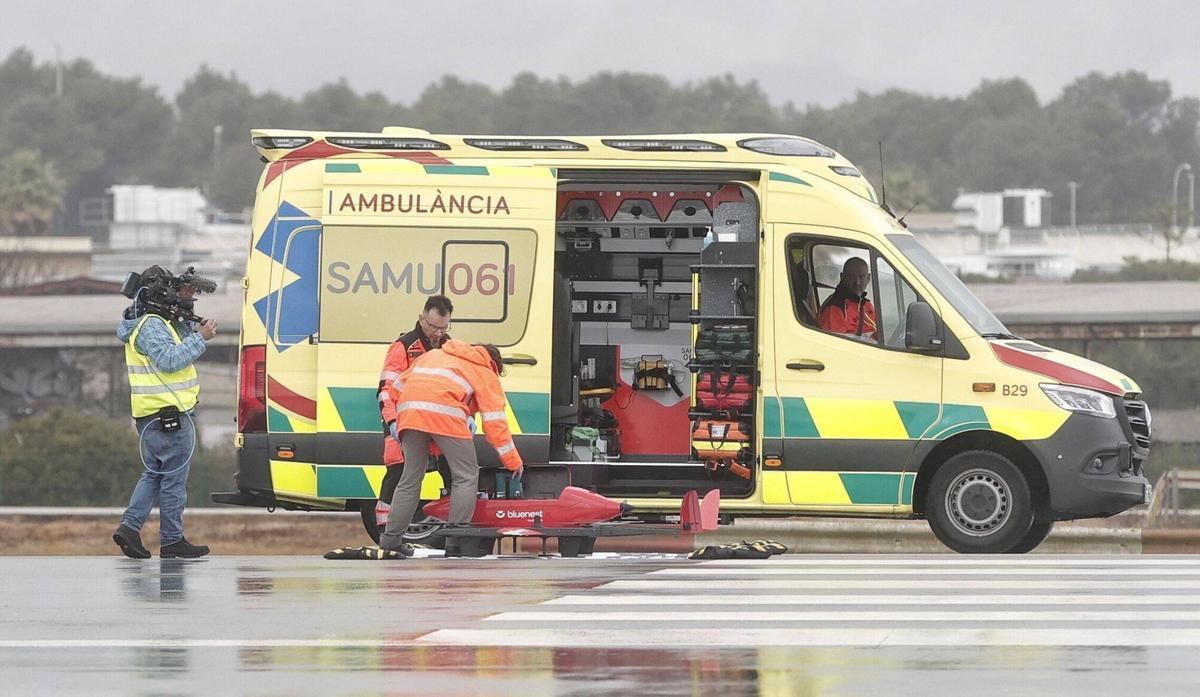 El aeropuerto de Palma acoge una demostración del vuelo de un dron que transporta órganos o sangre entre islas