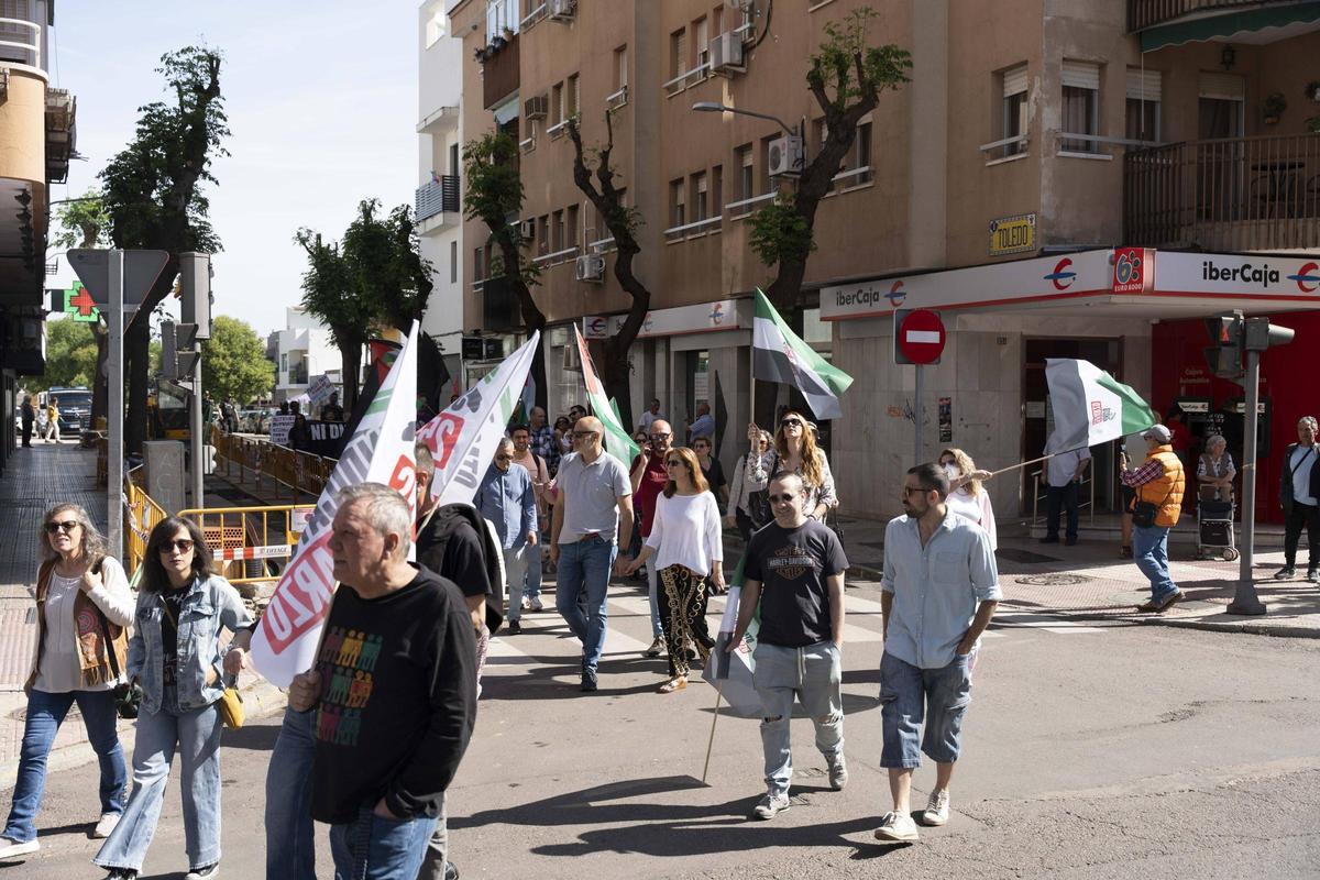 Fotogalería | Así se ha vivido la manifestación por el Día Internacional del Trabajo en Badajoz