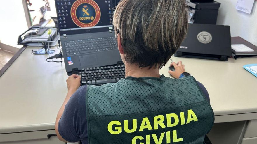 Imagen de una agente del Equipo @ facilitada por la Guardia Civil.
