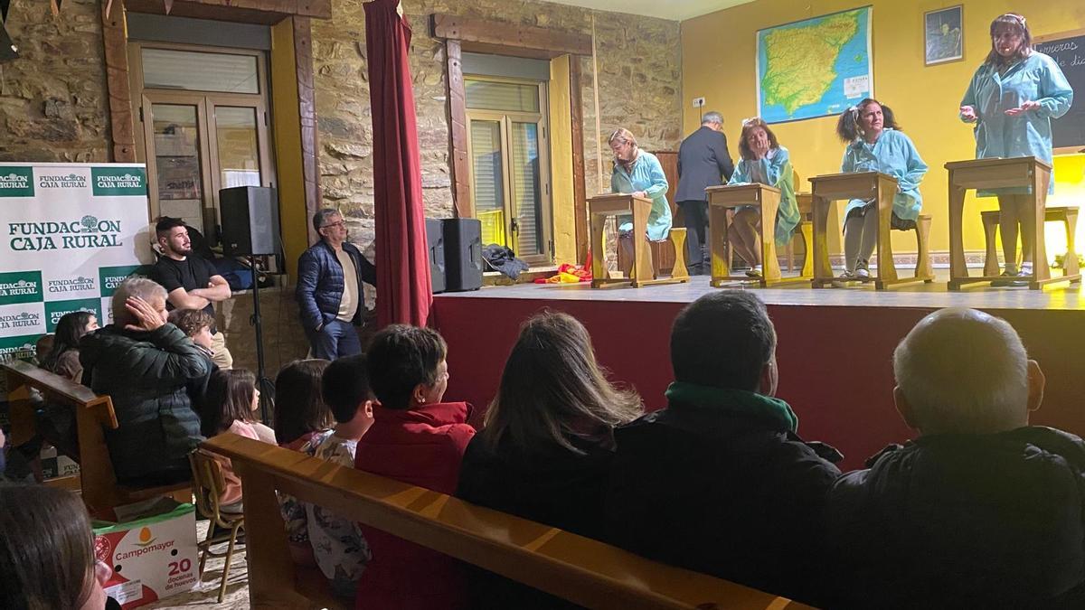 Grupo de teatro de San Juan del Rebollar en Ferreras de Arriba