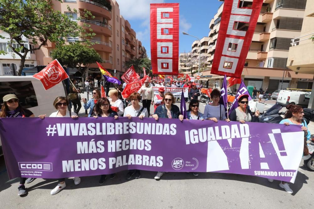 La reivindicación se concretó, durante la marcha por la avenida de España, en el grito «con [Albert] Rivera, no»