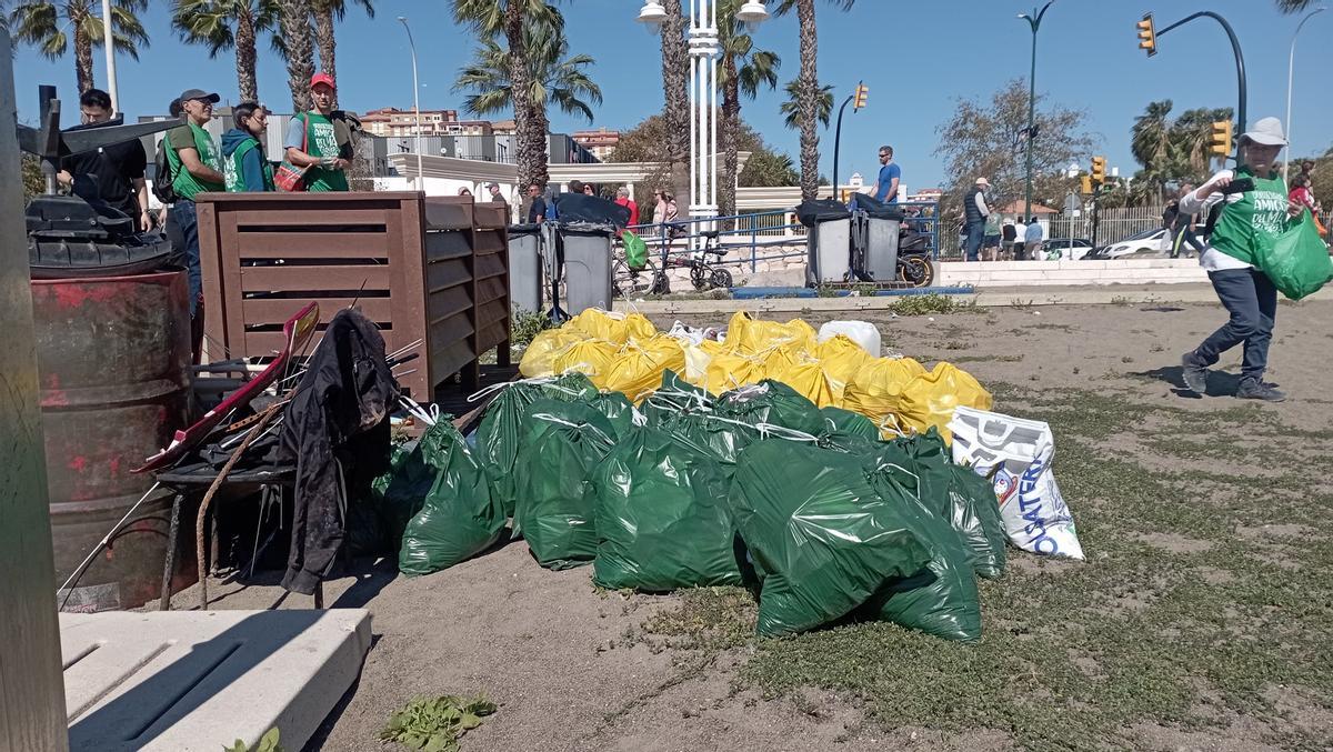 Detalle de lo recogido en dos horas en la playa de San Andrés, el pasado domingo.