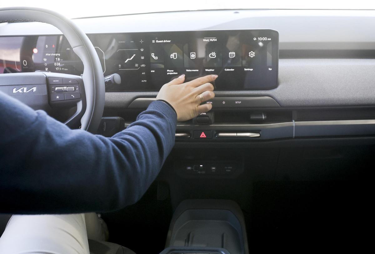 El KIA EV3 incorpora funciones útiles en conectividad y asistentes de conducción