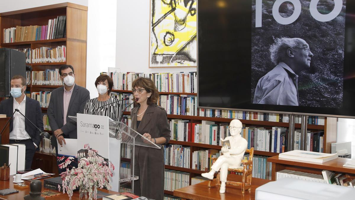 Juan Márquez, Alberto Aguiar, Pepa González y Pilar del Río en los actos de presentación del centenario de José Saramago en A Casa.