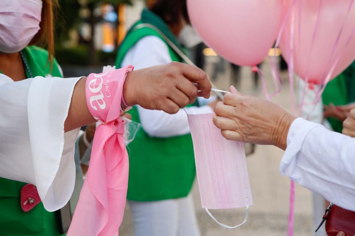 'Calvas y bellas', una invitación a mirar al cáncer a los ojos