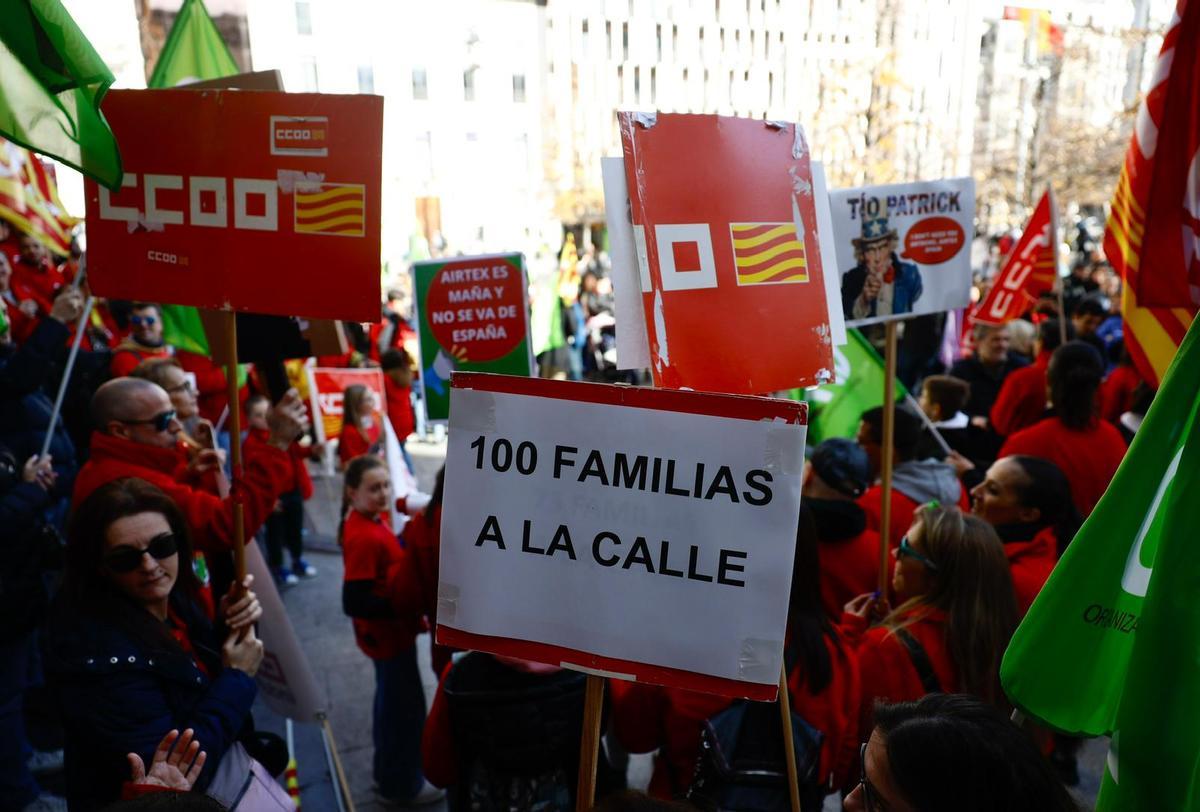 Protesta de los trabajadores de Airtex por su traslado a Rumanía