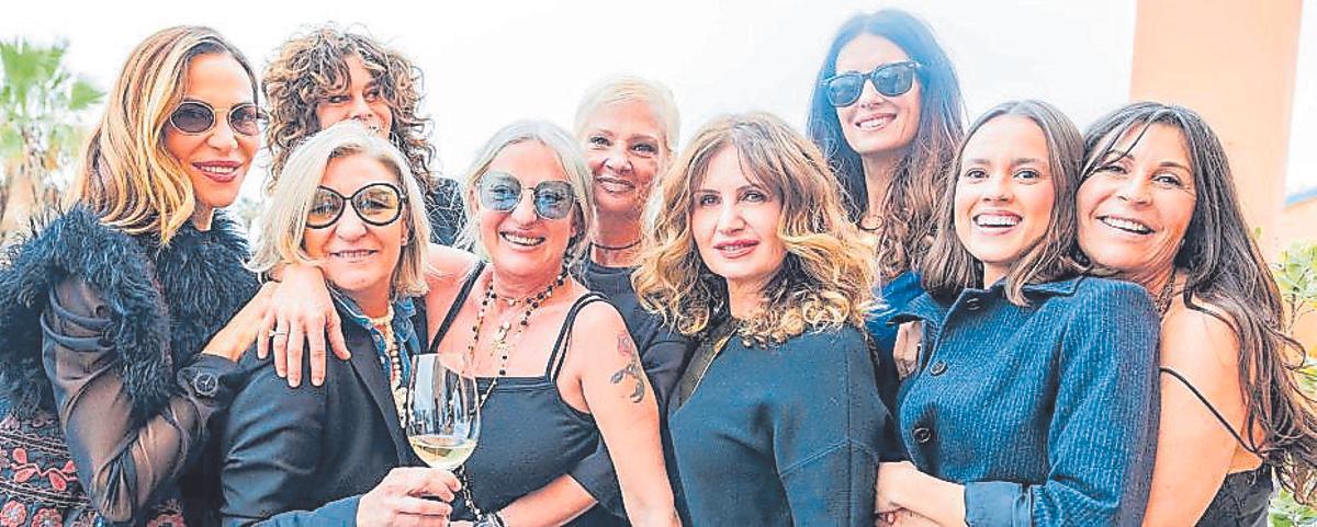 Rosa Monedero, Beatriz Castelló, Ángeles Casanova, Alicia Giner, Eva Alapont, Juana Camps, Alicia Carrascosa y Marina Arnal