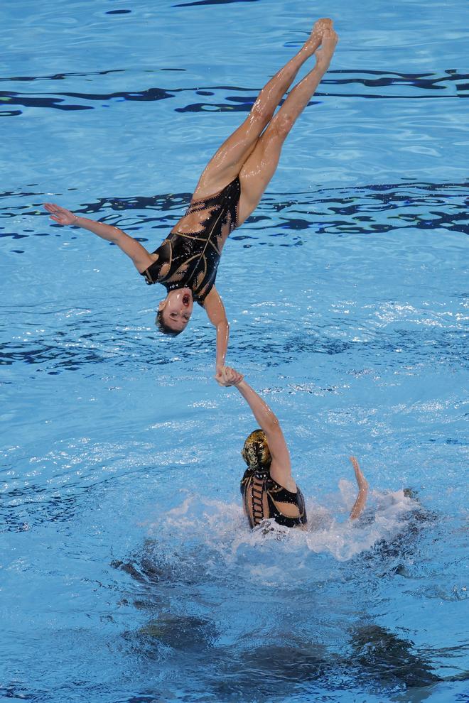 El equipo de España compite en la prueba de Rutina Acrobática por equipos femeninos de Natación Artística, en el marco de los Juegos Olímpicos París 2024.