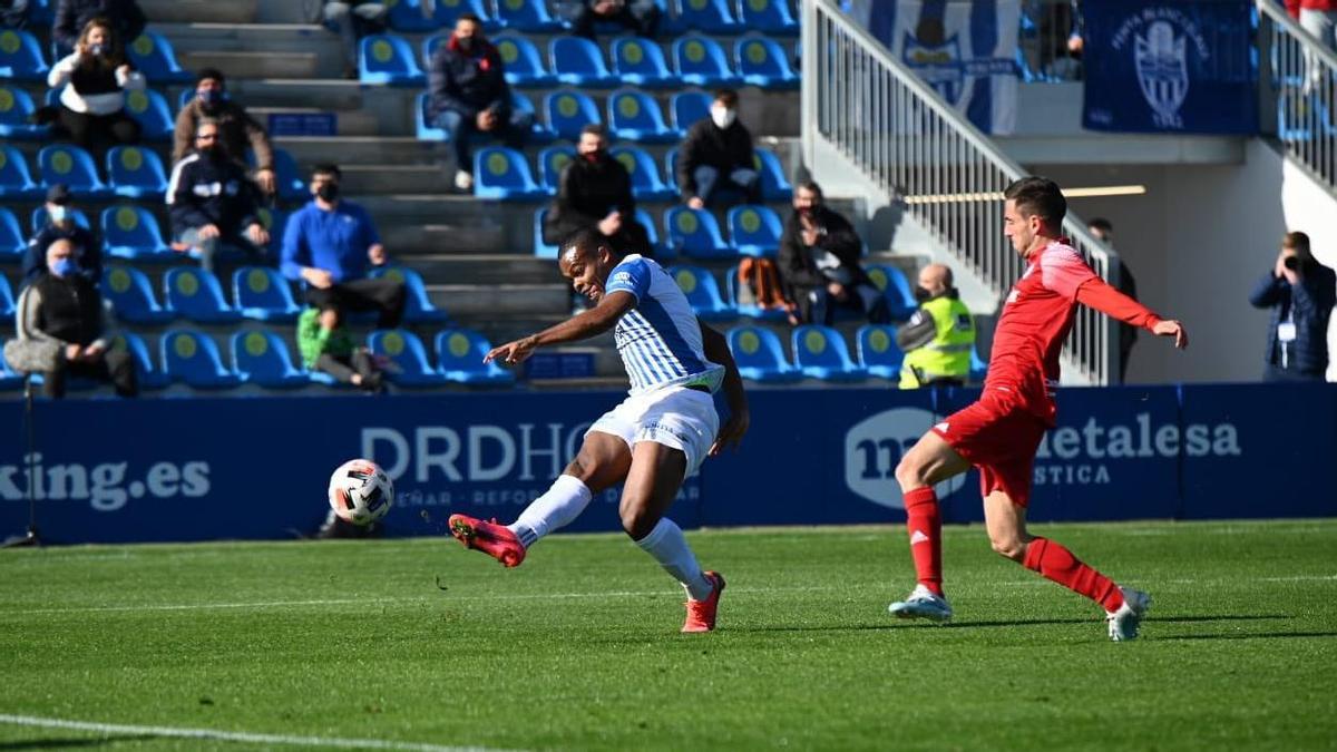 Vinicius Tanque ha marcado el segundo gol del Baleares.