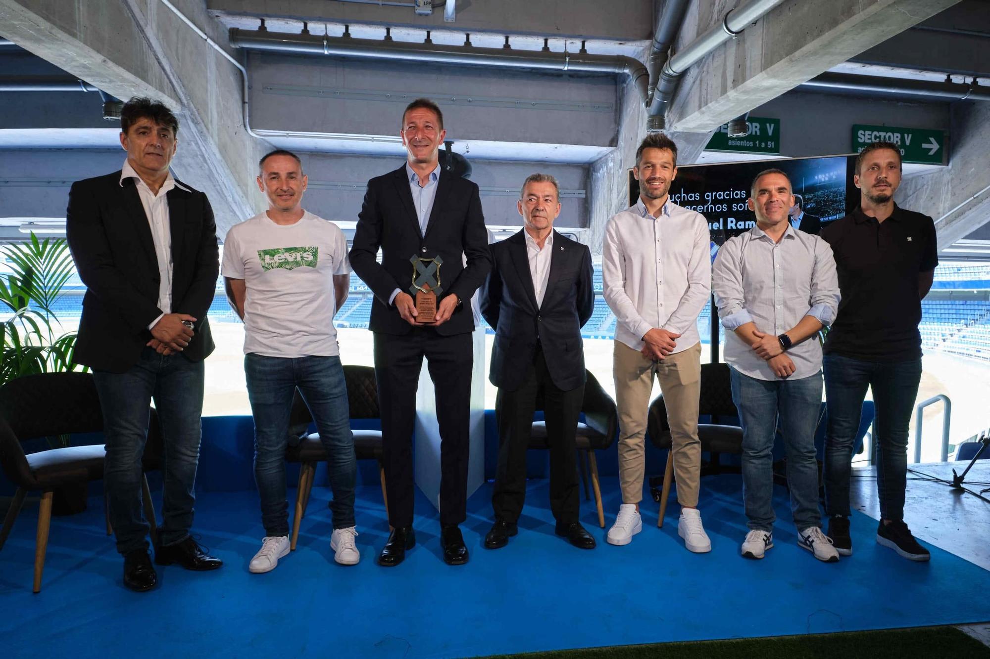 Entrega a Ramis del distintivo Leyenda blanquiazul