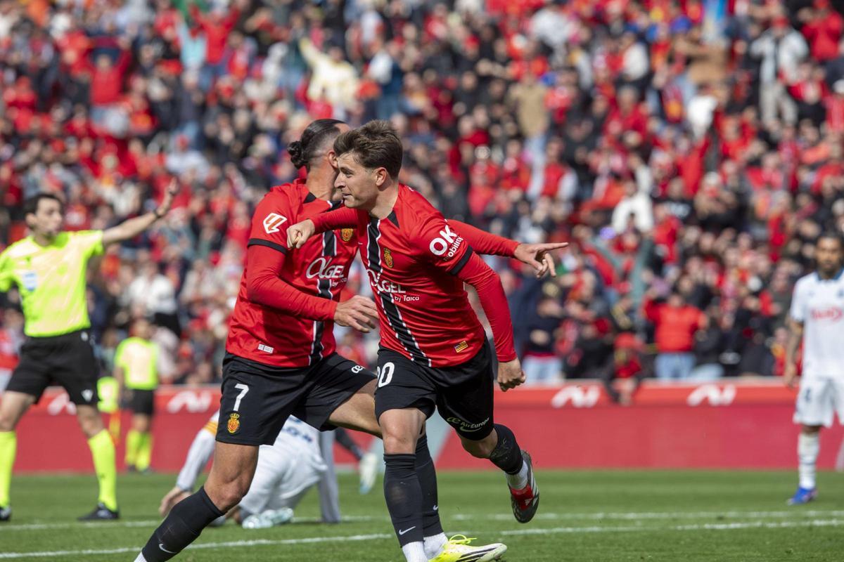 Pablo Torre celebra su gol ante el Espanyol.