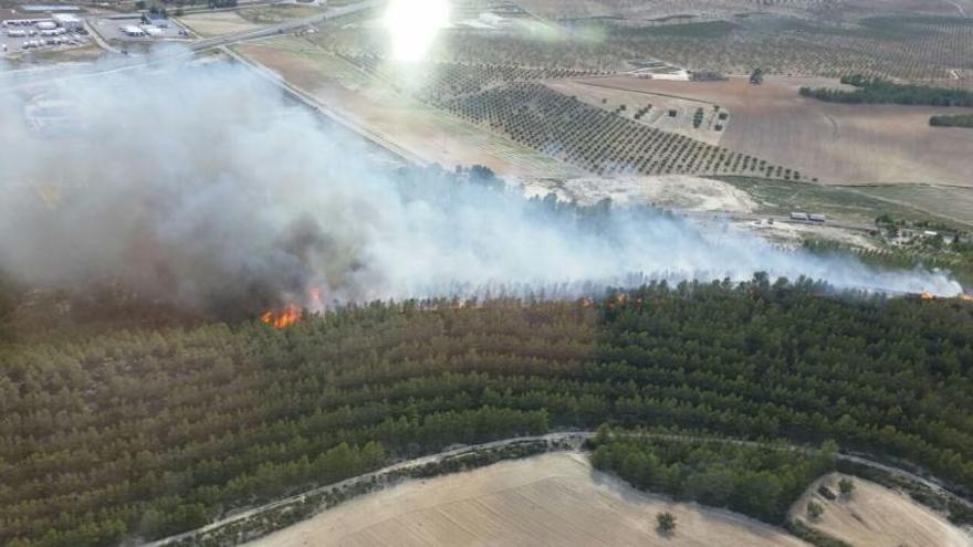 Humo y llamas en el lugar del suceso, en una foto aérea mandada por el 112.