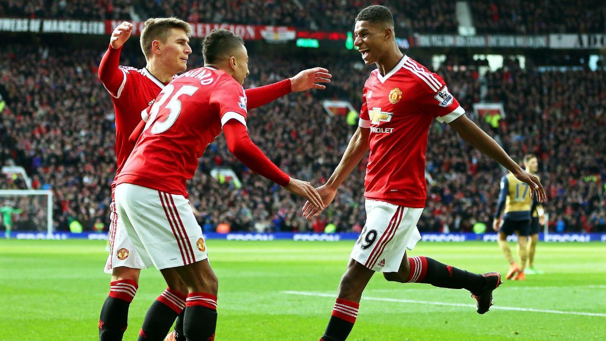 Rashford celebra un gol en Old Trafford en 2016