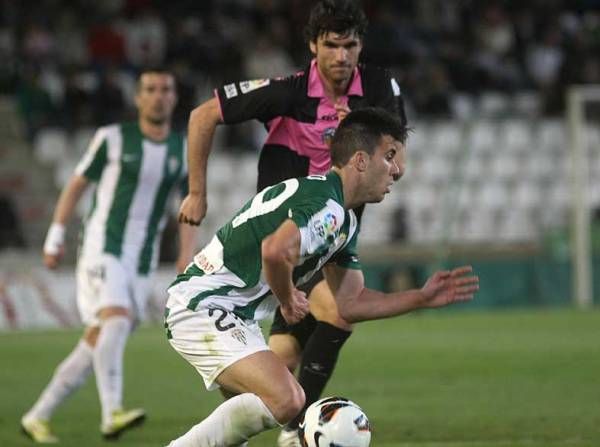 El Córdoba homenajea a Juanín con una goleada