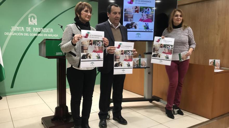 De izquierda a derecha, María Dolores Díaz, José Luis Ruiz Espejo y Ana Isabel González.