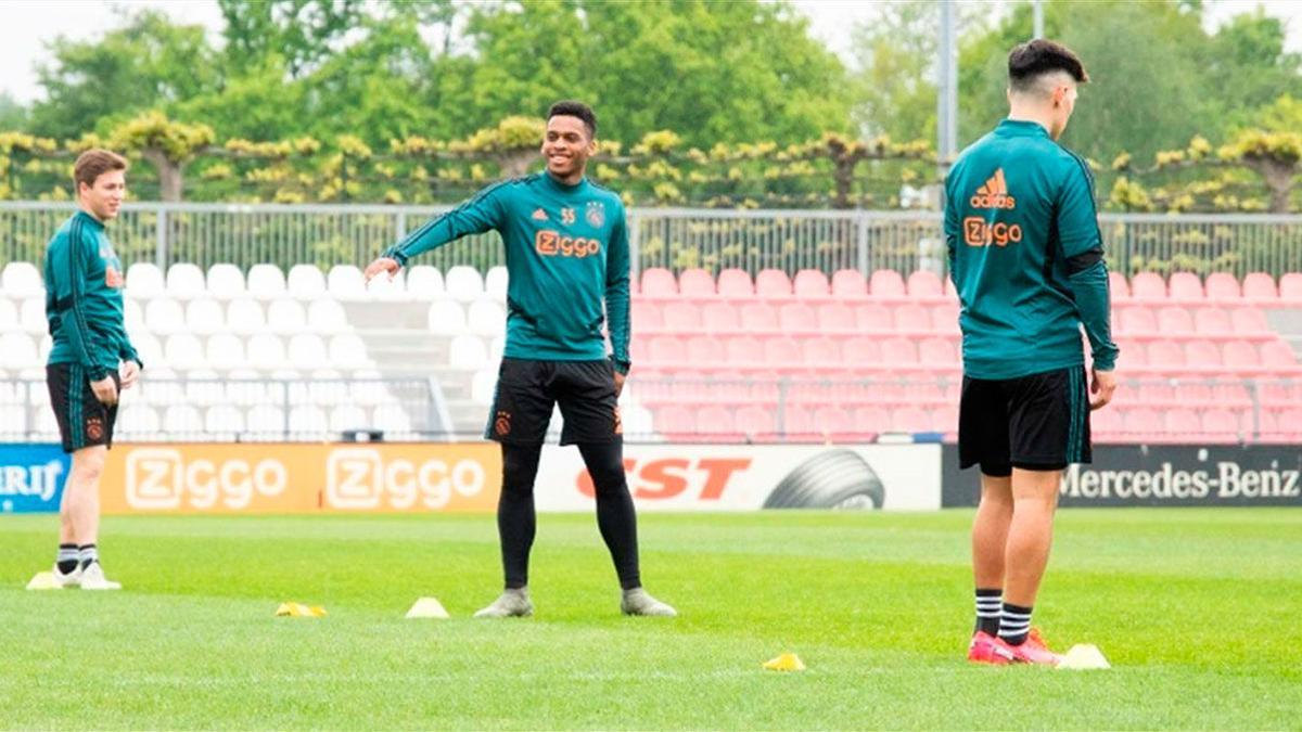 El Ajax retoma los entrenamientos con Reiziger a la cabeza