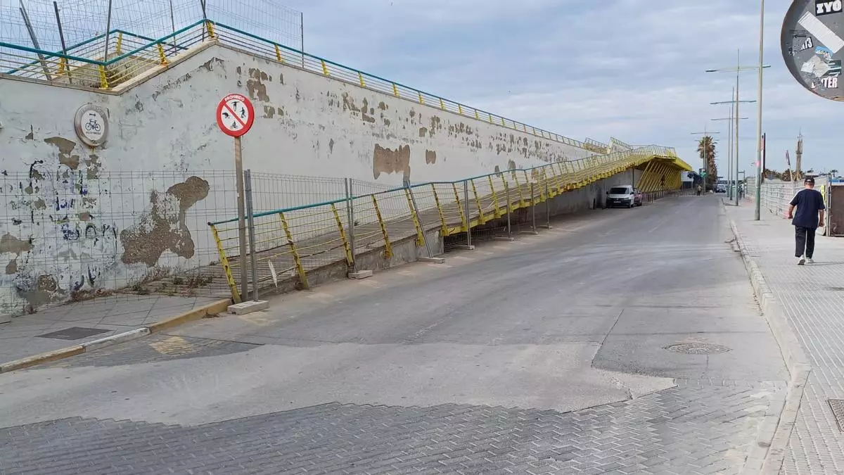 Pasarela de la zona de ocio de Torrevieja: 5 meses sin arrancar las obras y un proyecto modificado por aprobar