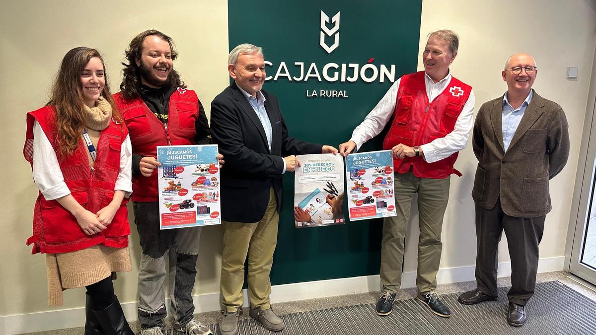 CajaGijón presenta la campaña de recogida de juguetes a favor de Cruz Roja para que ningún menor se quede sin regalo en Reyes