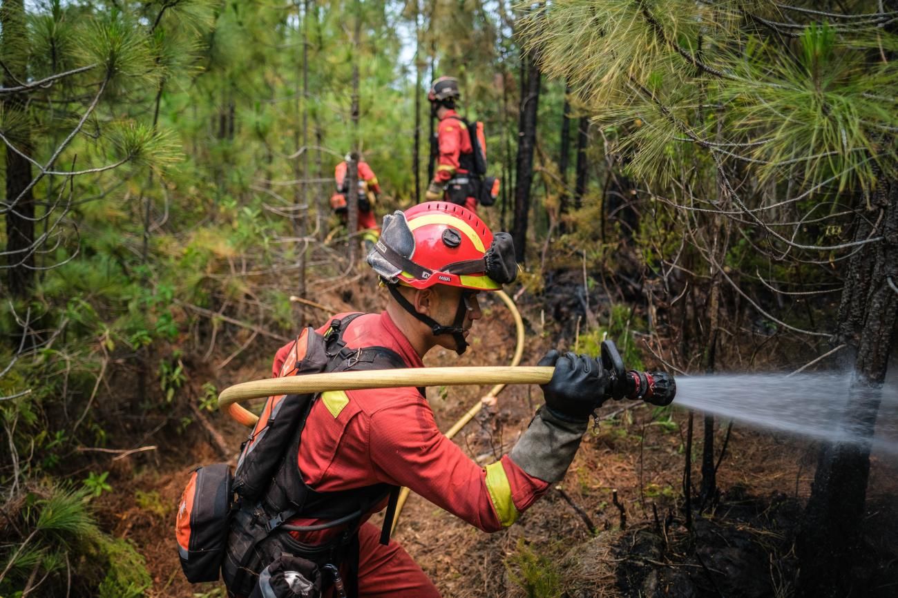 Actuación de la UME en el segundo día del incendio del Norte de Tenerife