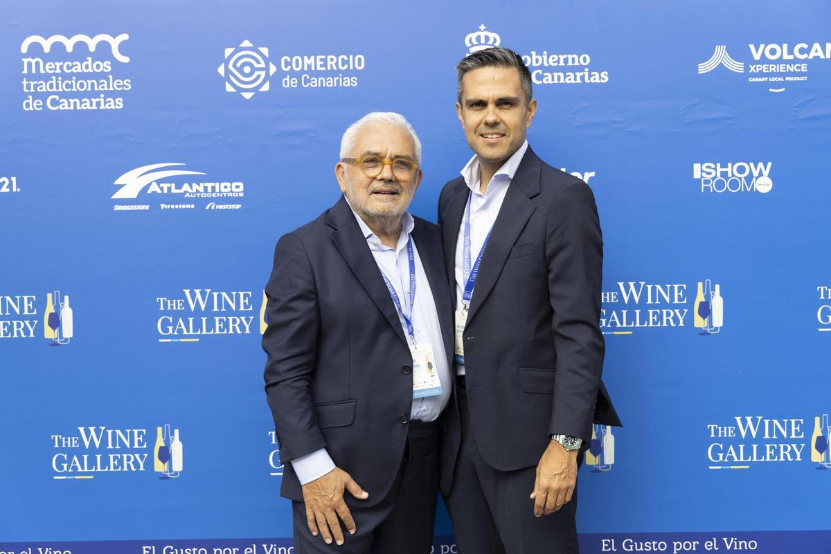 Toño Armas (izquierda) junto a su hijo, Ayoze Armas.